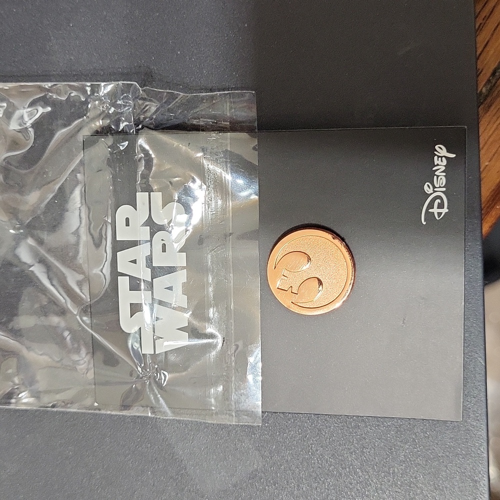 Disney Star Wars lapel pin, copper